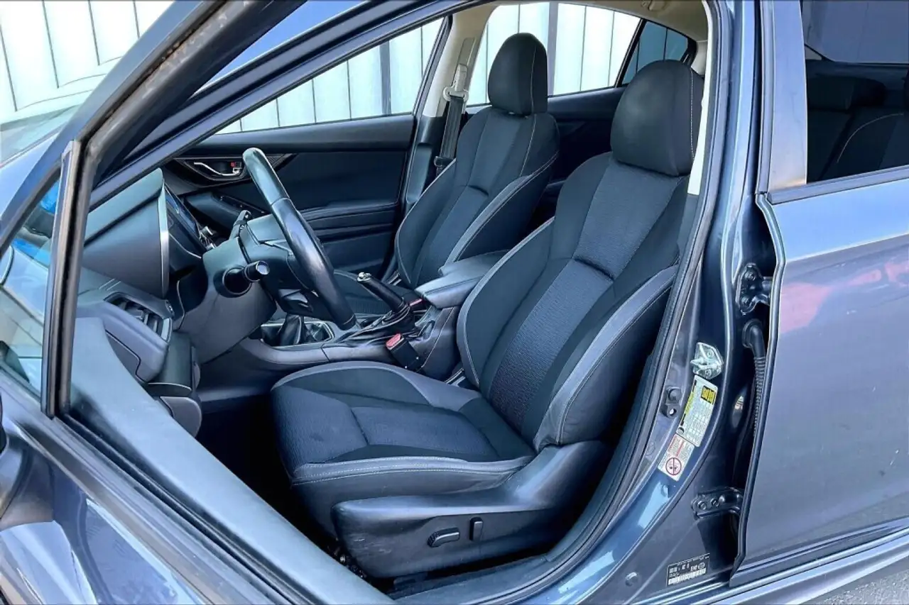Subaru Impreza снимка Subaru Impreza
