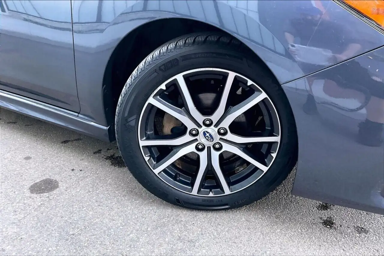 Subaru Impreza снимка Subaru Impreza