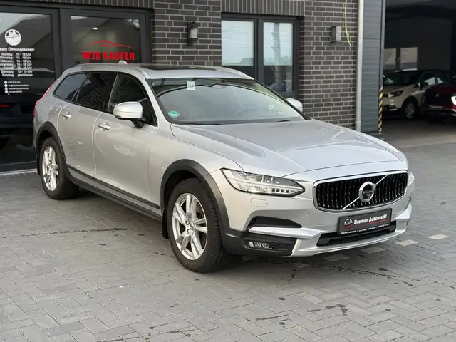 Volvo V90 Cross Country AWD*SHZ*PDC*AHK*360°*LED*Leder
