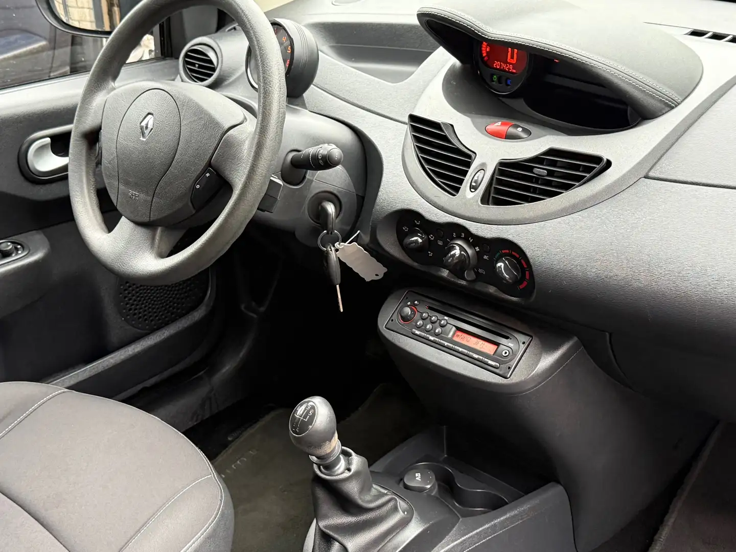 Renault Twingo 1.2-16V Dynamique Airco Cruise Nieuwe Apk Brown - 2