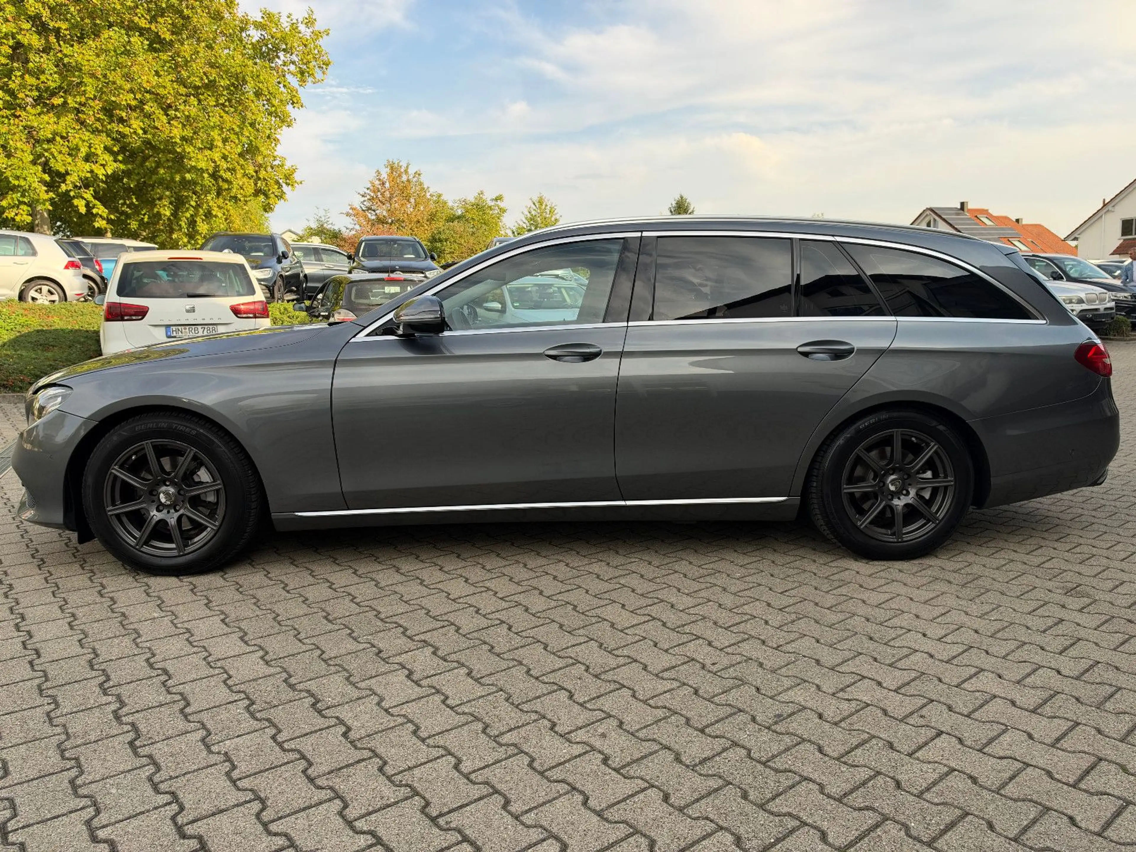 Mercedes-Benz E 220 d T Automatik/LED/EURO6 — photo 6