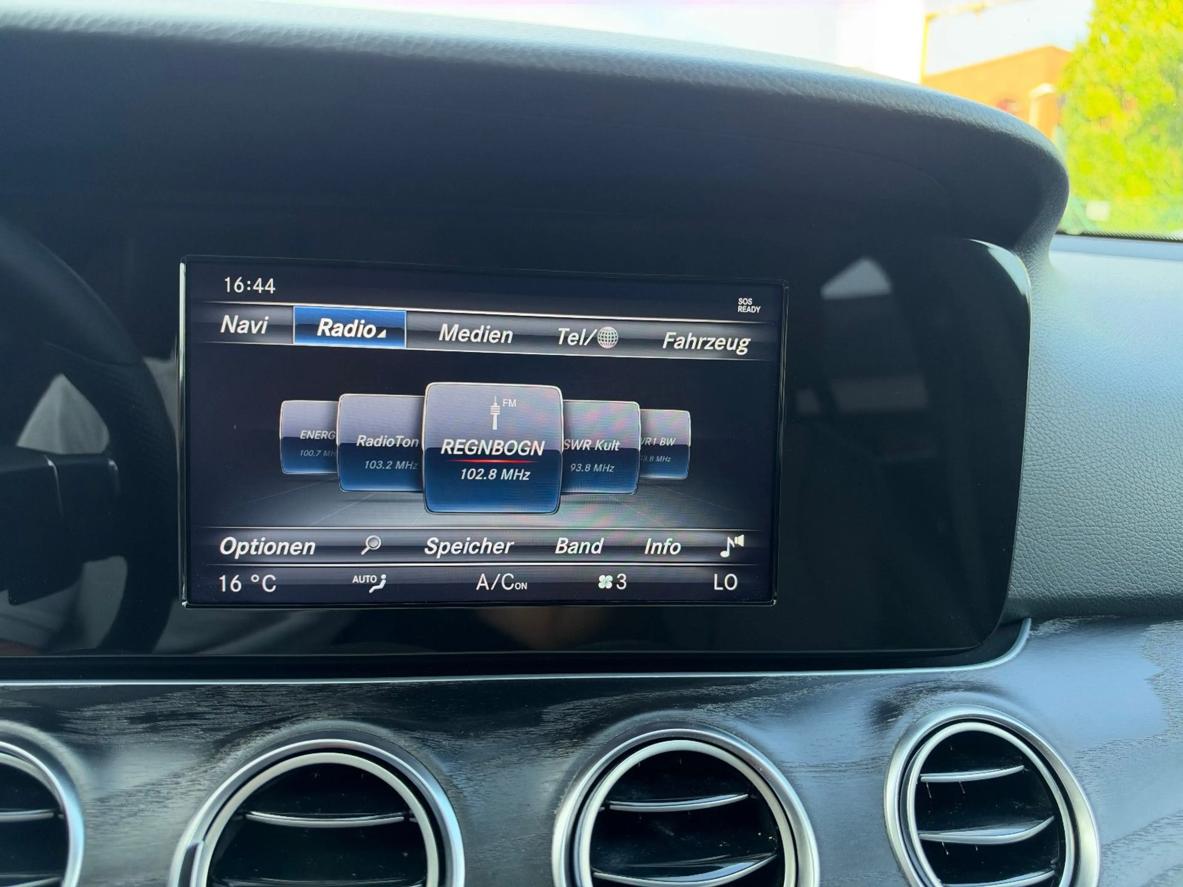 Mercedes-Benz E 220 d T Automatik/LED/EURO6 — photo 15