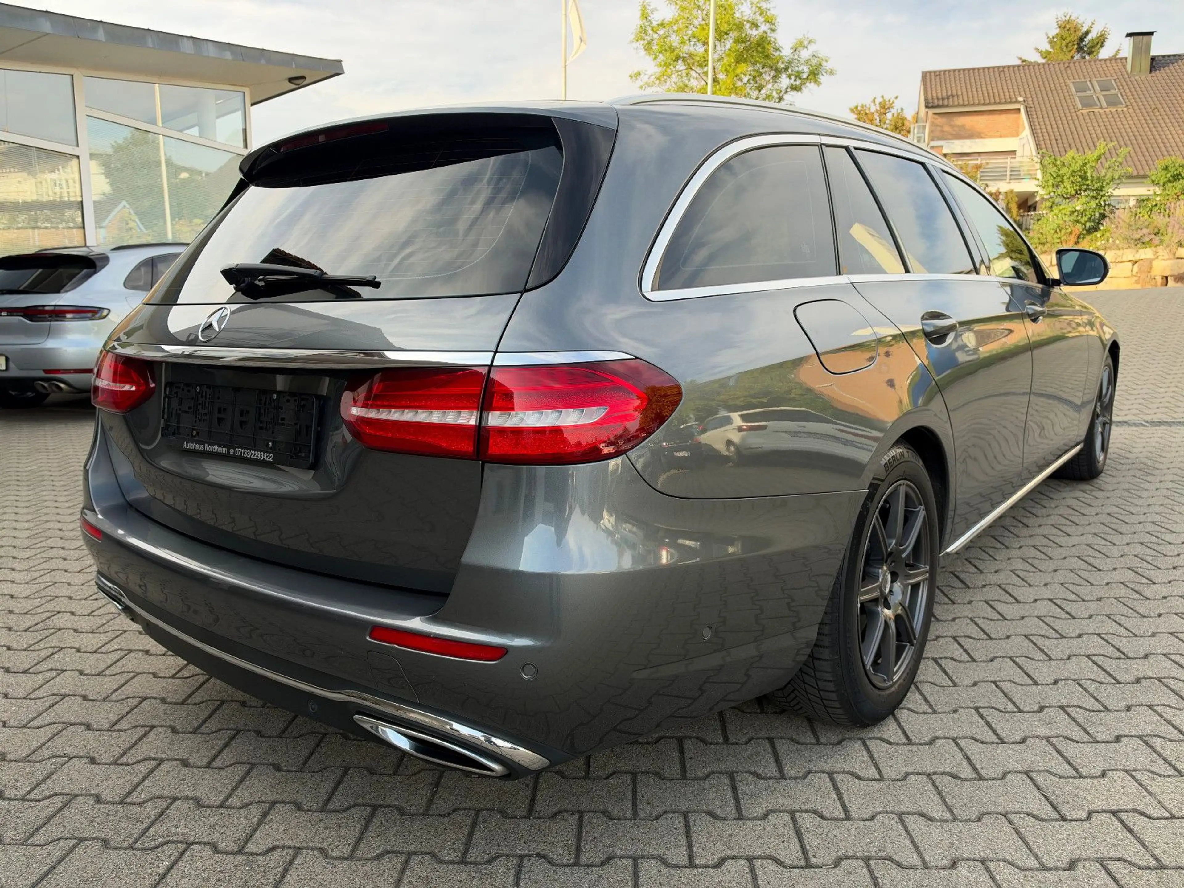 Mercedes-Benz E 220 d T Automatik/LED/EURO6 — photo 7