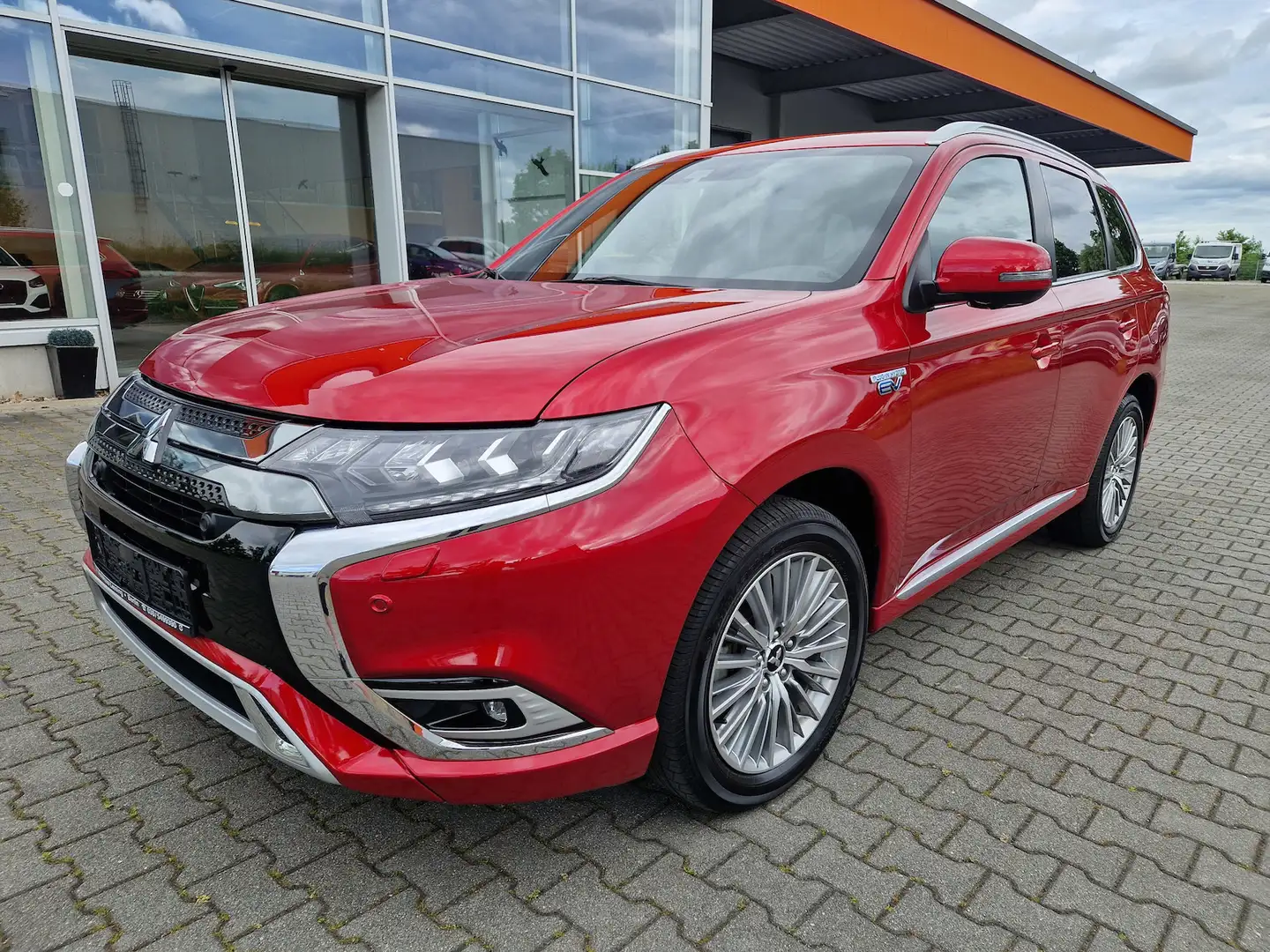 Mitsubishi Outlander PHEV Top 4WD Rot - 1