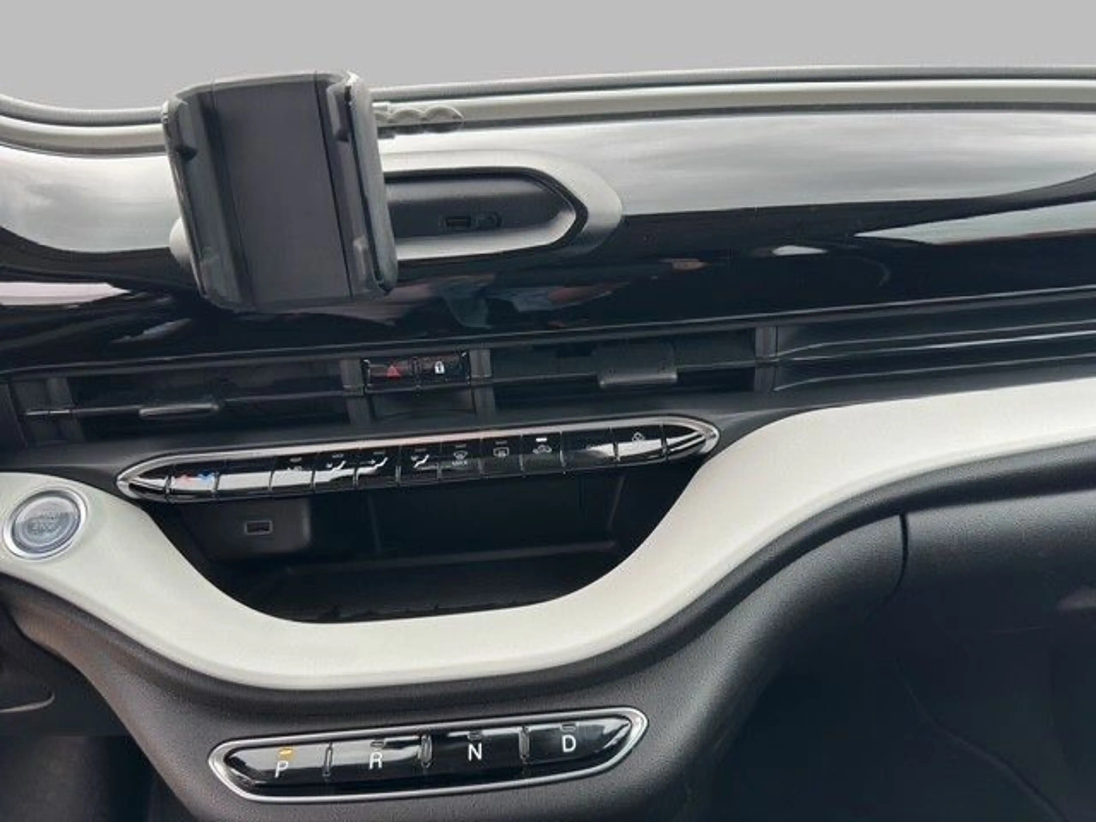 Fiat 500e 23,8kWh Action KLIMA — photo 7