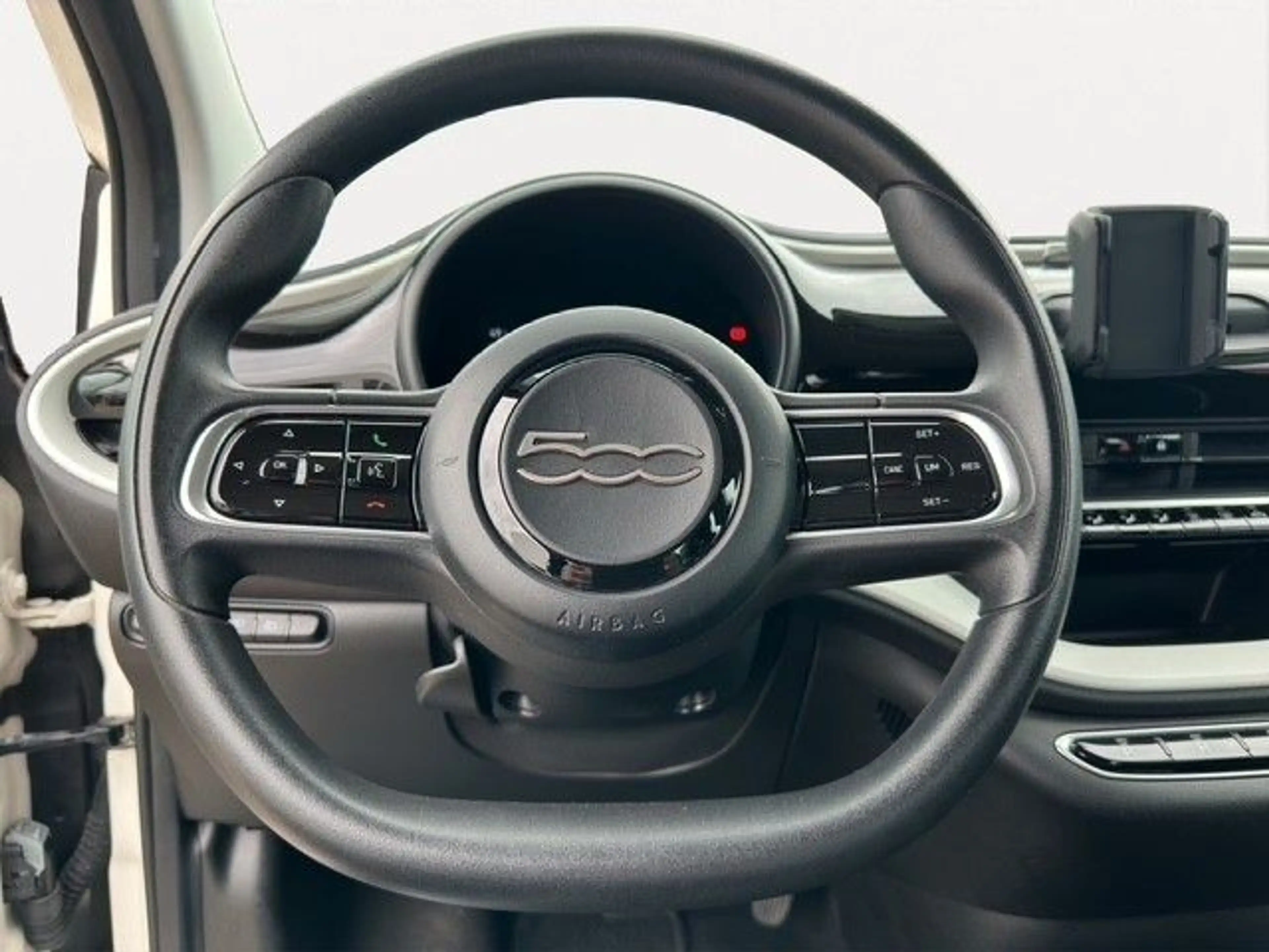 Fiat 500e 23,8kWh Action KLIMA — photo 11