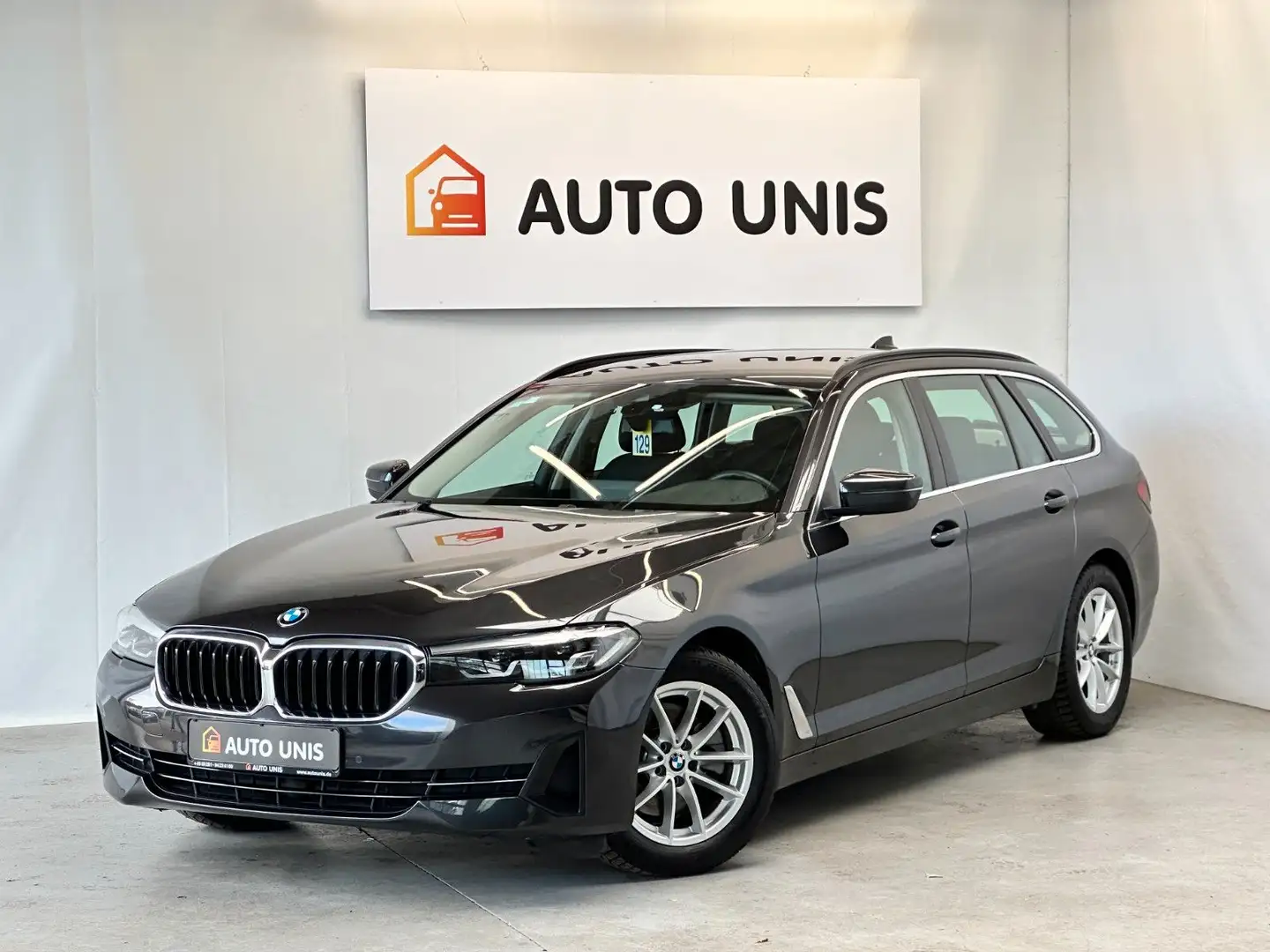 BMW 520 d Touring  xDrive*Active Guard*Scheckheft Noir - 1
