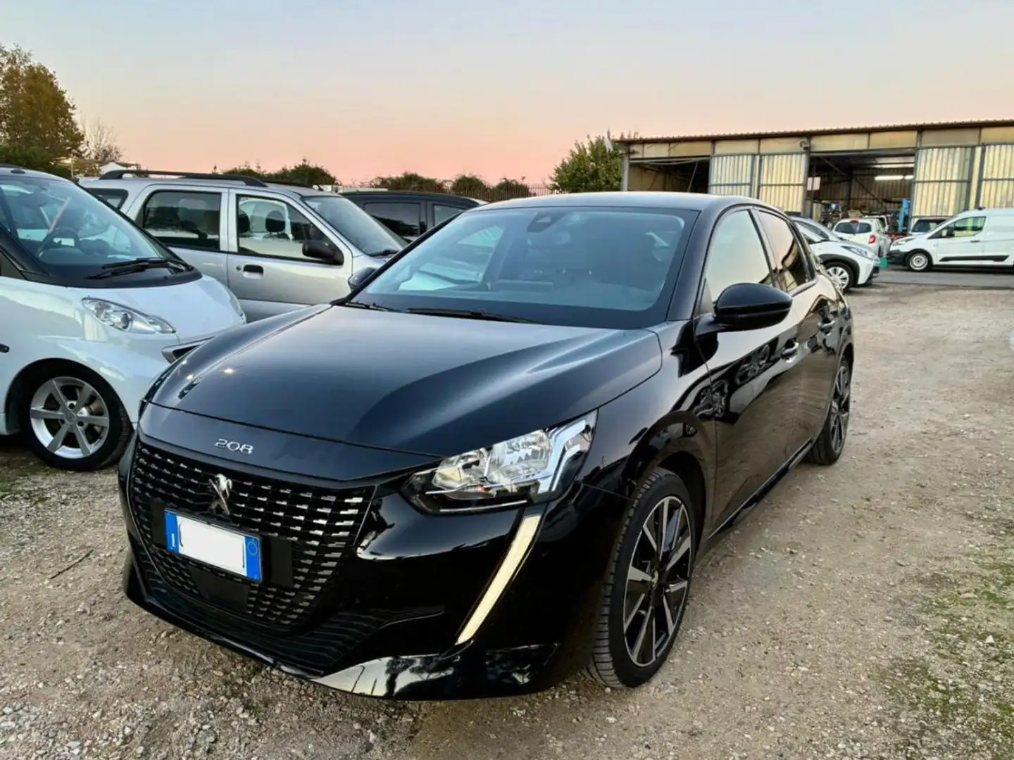 Peugeot 208 ALLURE 1.2 PURETECH 101cv NAVI CERCHI IN LEGA Schwarz - 1