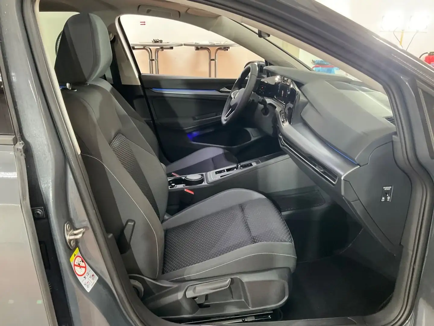 Volkswagen Golf Golf+1.0+eTSI+OPF+DSG+Active Grau - 2