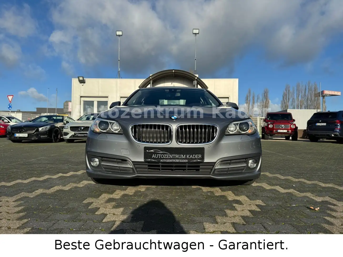 BMW 530 Lim. 530d*LED*XENON*Navi*PDC*SitzHZ*Kurvenlicht* Gris - 1