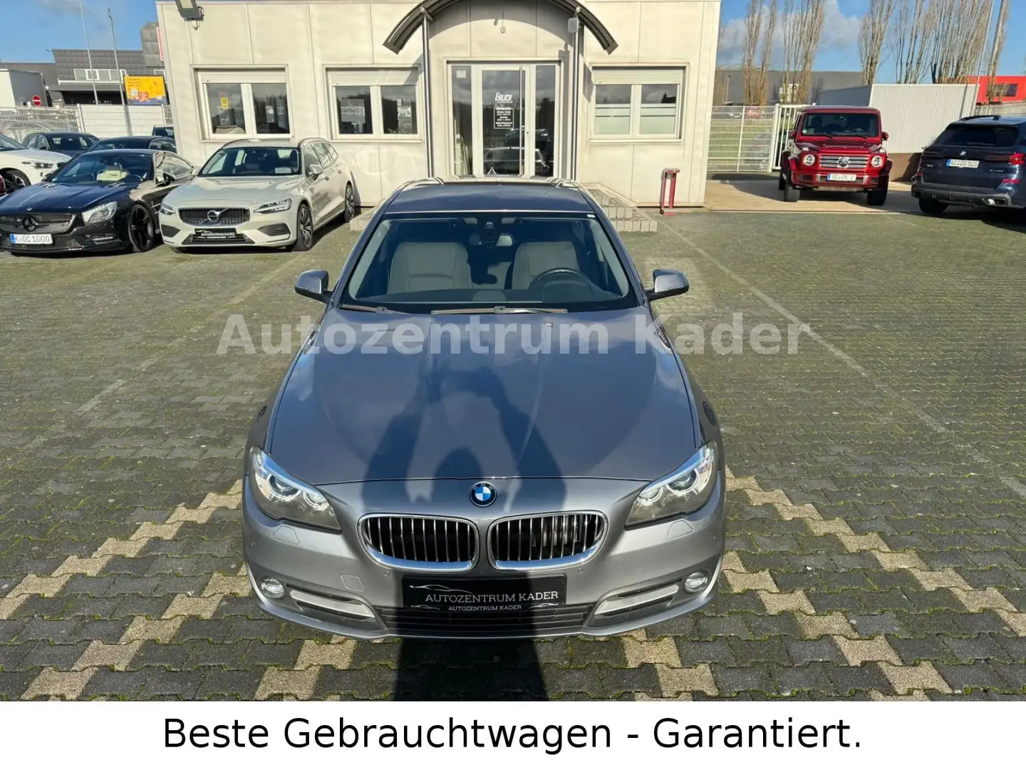 BMW 530 Lim. 530d*LED*XENON*Navi*PDC*SitzHZ*Kurvenlicht* Gris - 2