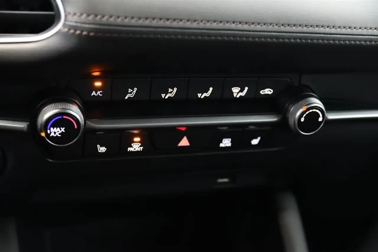 Mazda 3 снимка Mazda 3