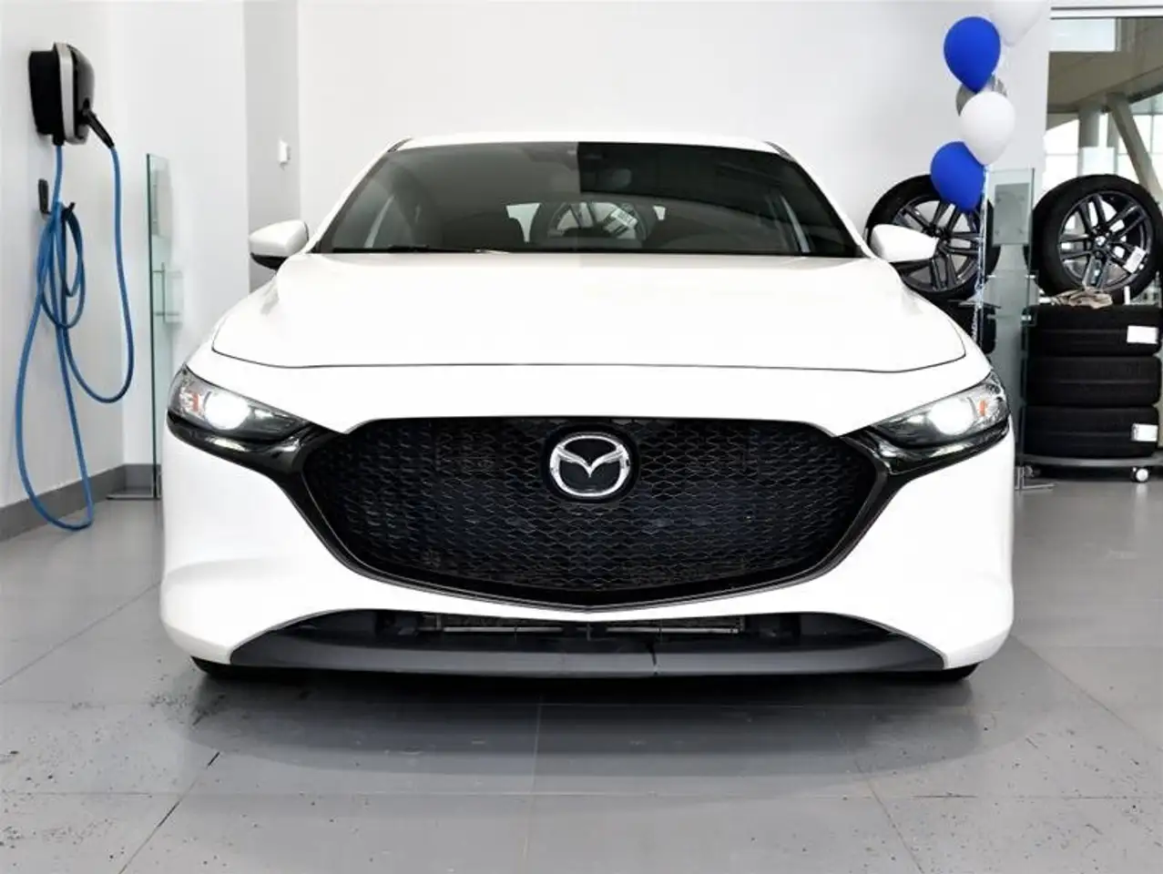 Mazda 3 снимка Mazda 3
