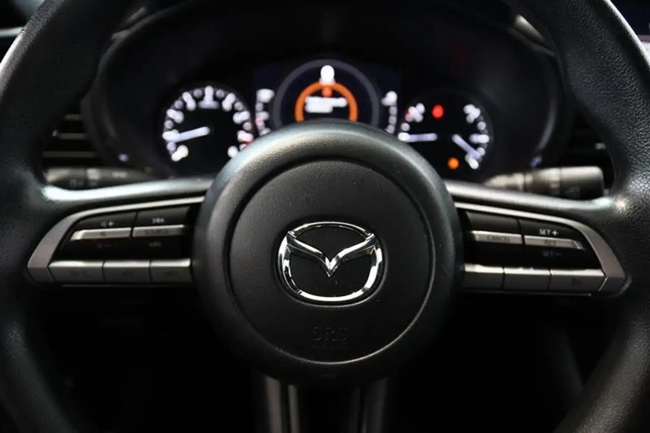 Mazda 3 снимка Mazda 3