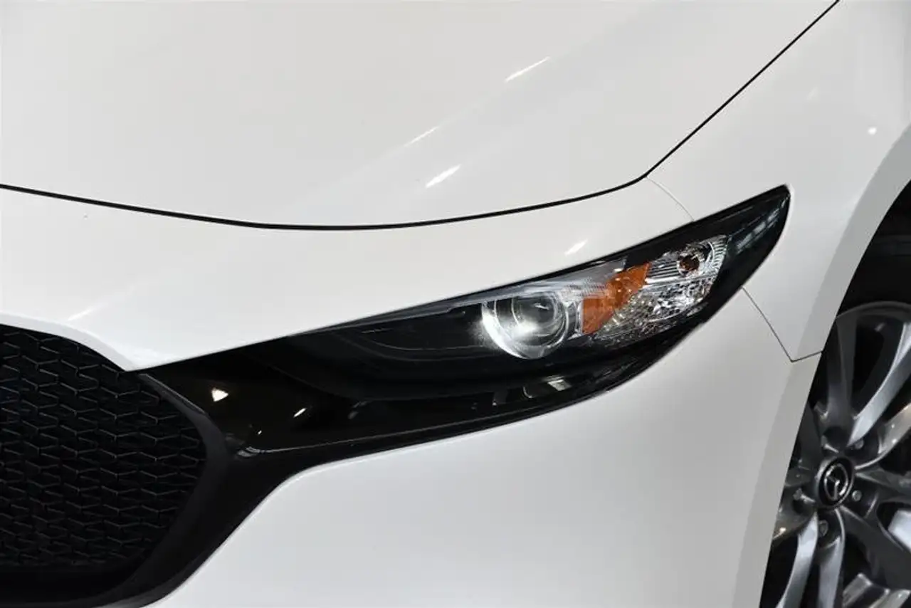 Mazda 3 снимка Mazda 3