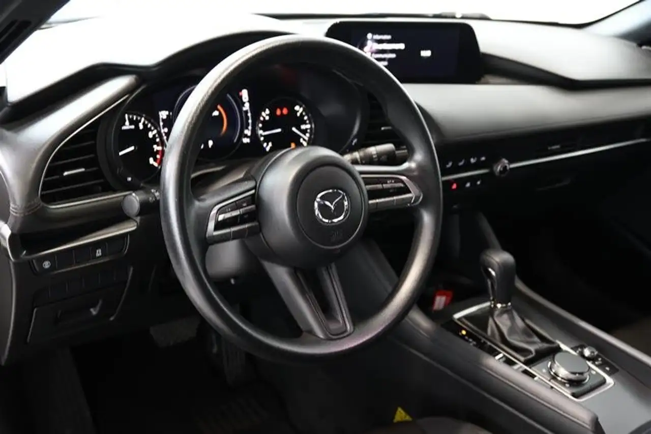 Mazda 3 снимка Mazda 3