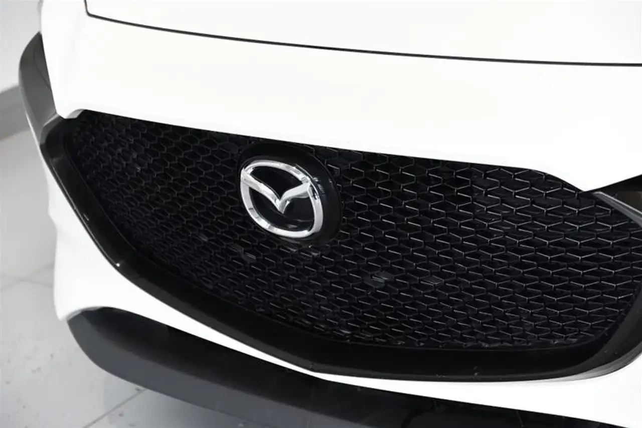 Mazda 3 снимка Mazda 3