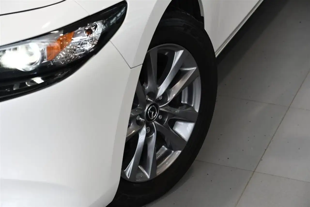 Mazda 3 снимка Mazda 3