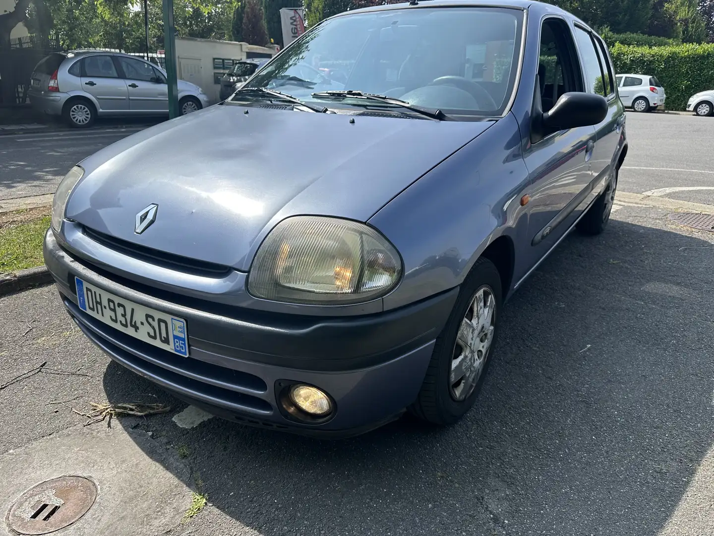 Renault Clio 1.2i - 1