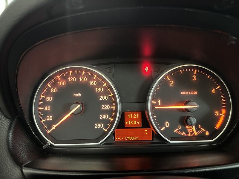 BMW 120 d Cabrio Sport M-Paket*XENON*Teilleder*Tempomat... — photo 28