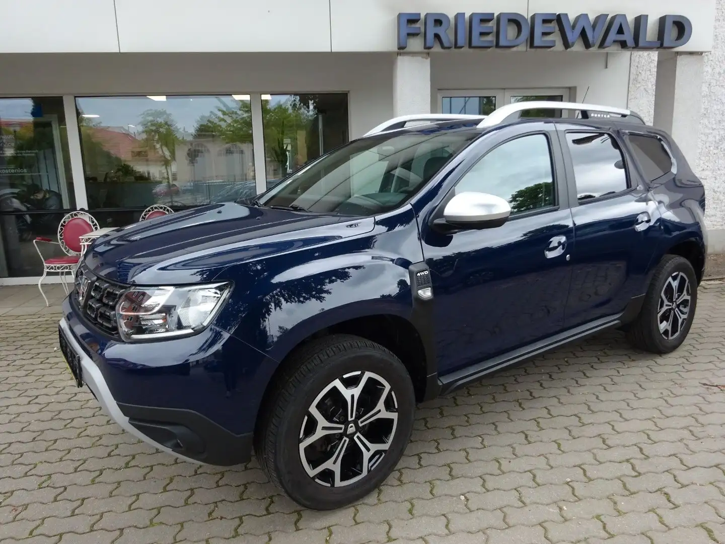 Dacia Duster Adventure4WD TCe150 Navi+KameraMultiview Blau - 1