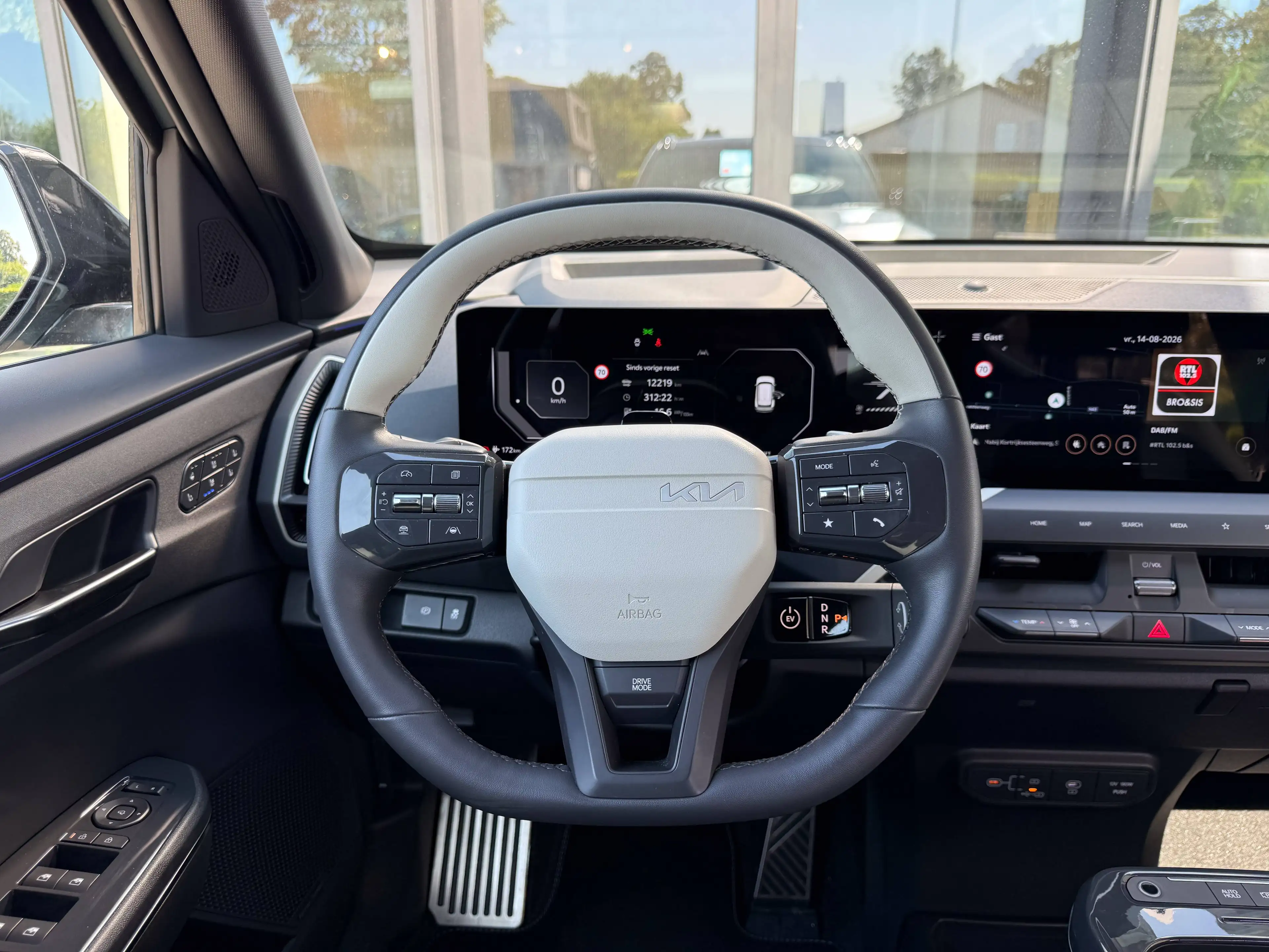 Kia EV5 GT Line Launch Edition - PANO | VENTI | HUD | 360° | H&K — photo 14