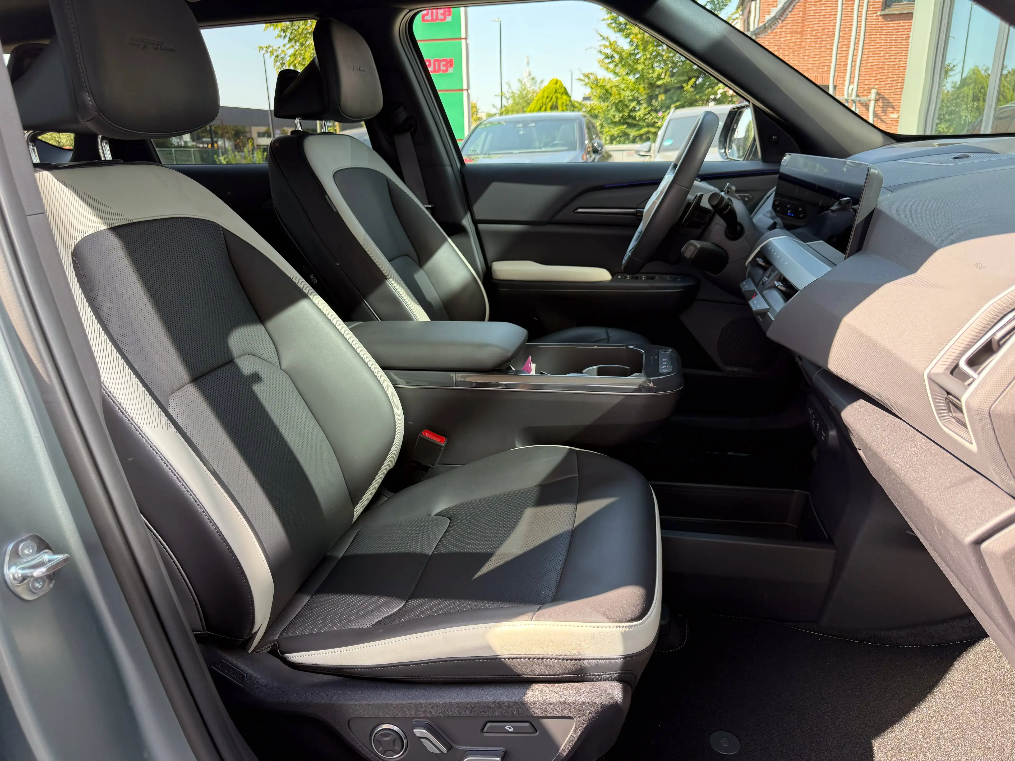 Kia EV5 GT Line Launch Edition - PANO | VENTI | HUD | 360° | H&K — photo 10