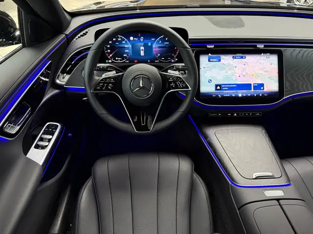 Mercedes-Benz E view 11