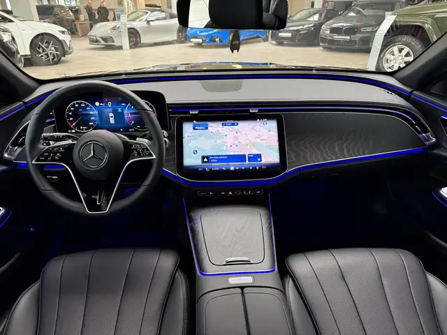 Mercedes-Benz E view 12