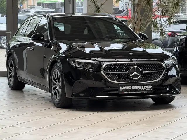 Mercedes-Benz E main image