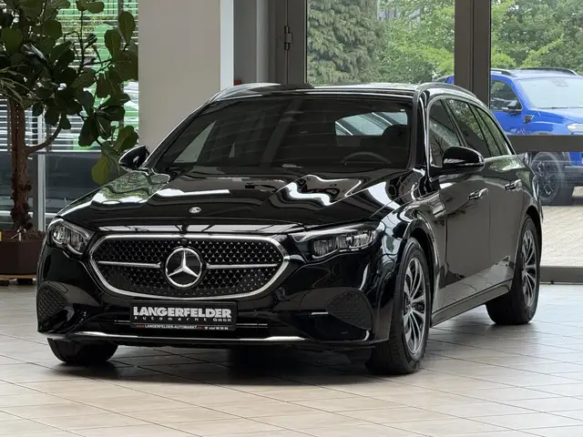 Mercedes-Benz E view 8