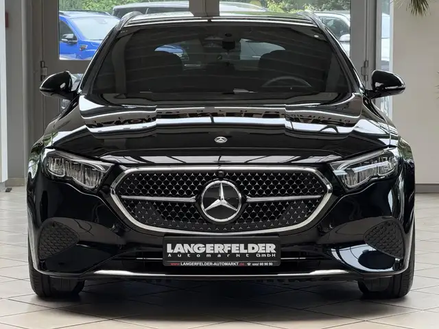 Mercedes-Benz E view 9