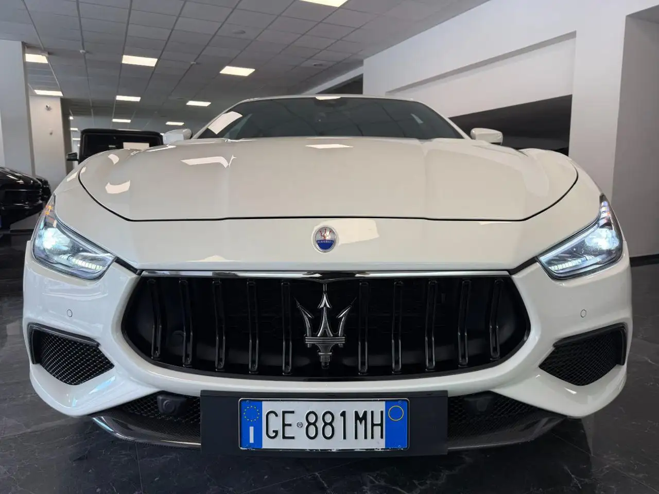 Maserati Ghibli 2021 — фото 8