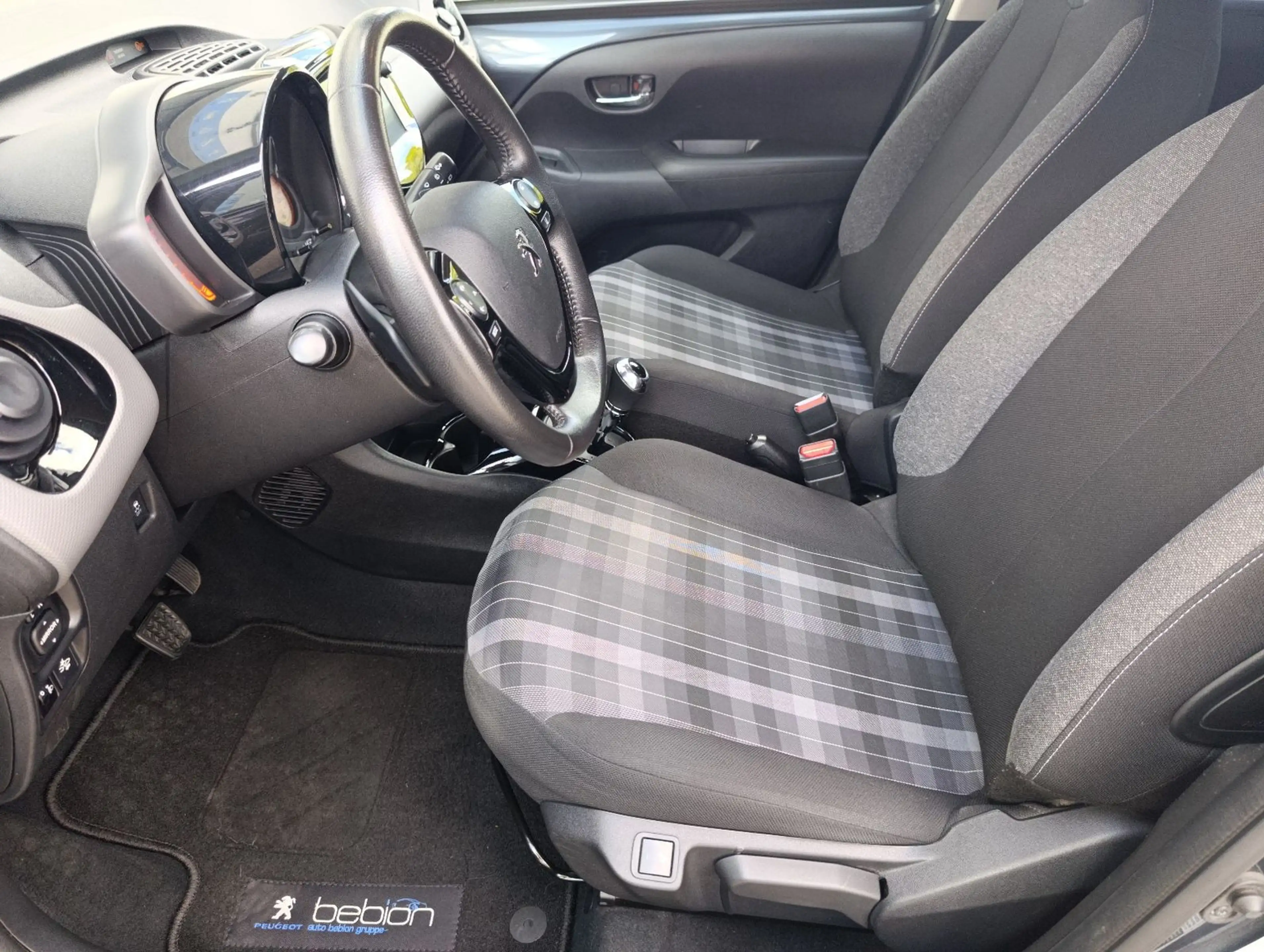 Peugeot 108 Allure Automatik SHZ Klima Car/Play — photo 9