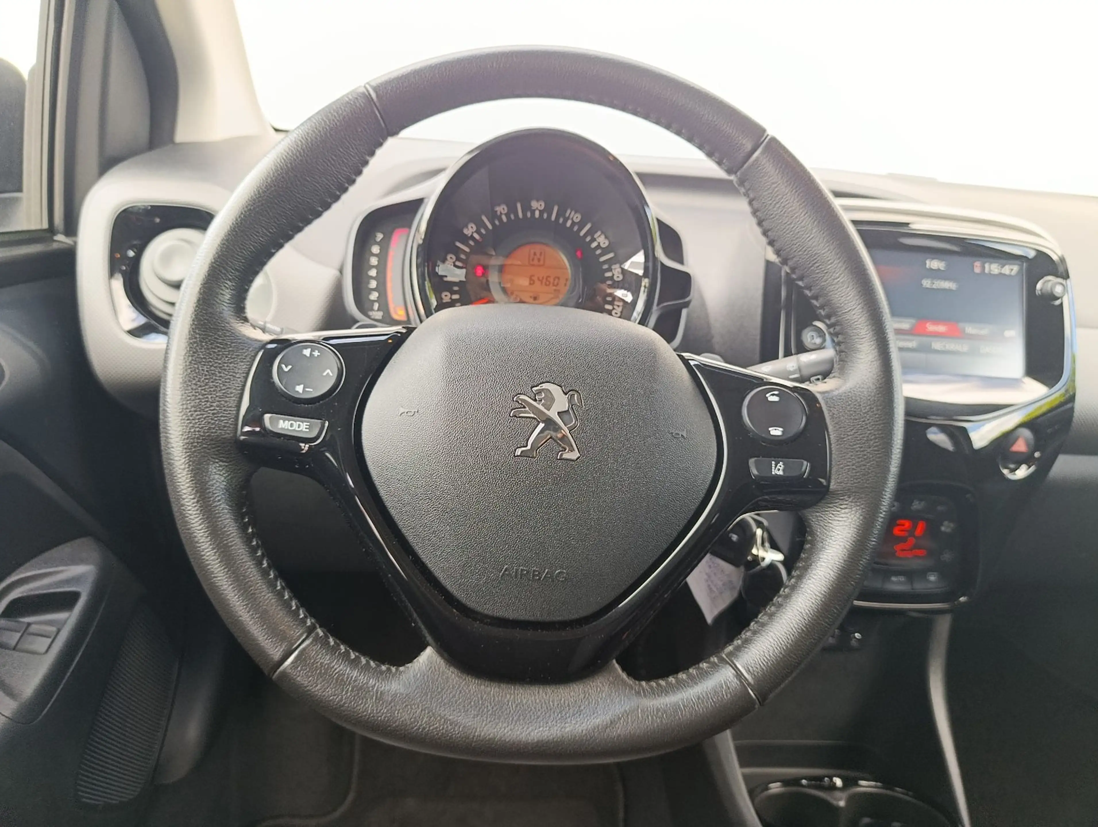 Peugeot 108 Allure Automatik SHZ Klima Car/Play — photo 14