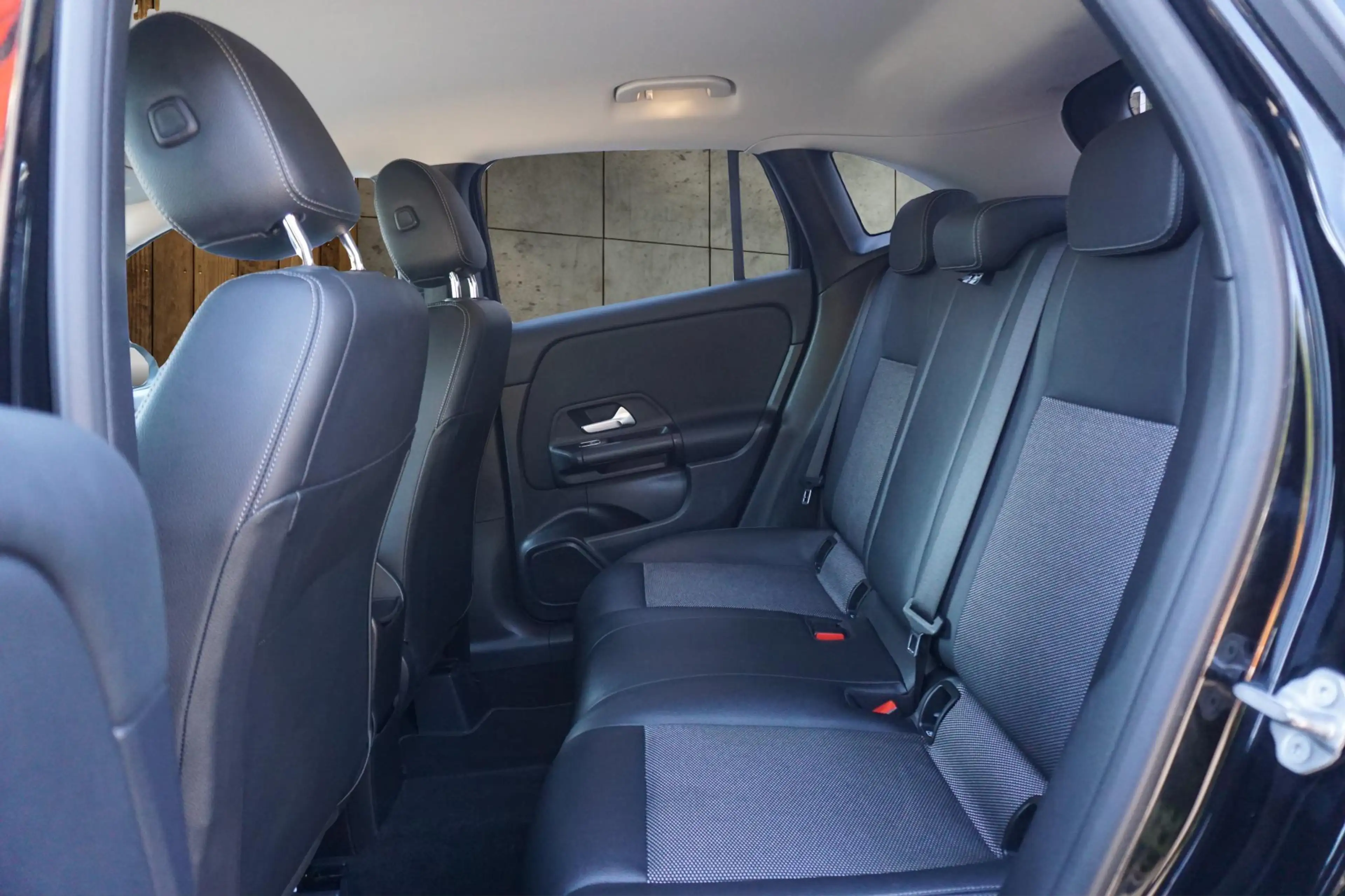 Mercedes-Benz GLA 200 Business Solution Trekhaak | Dodehoek assistent | — photo 12