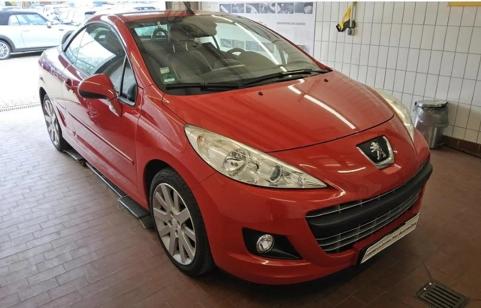 Peugeot 207 CC 1.6 Roland Garros LEDER NAVIGATION 1.HAND Rot - 1