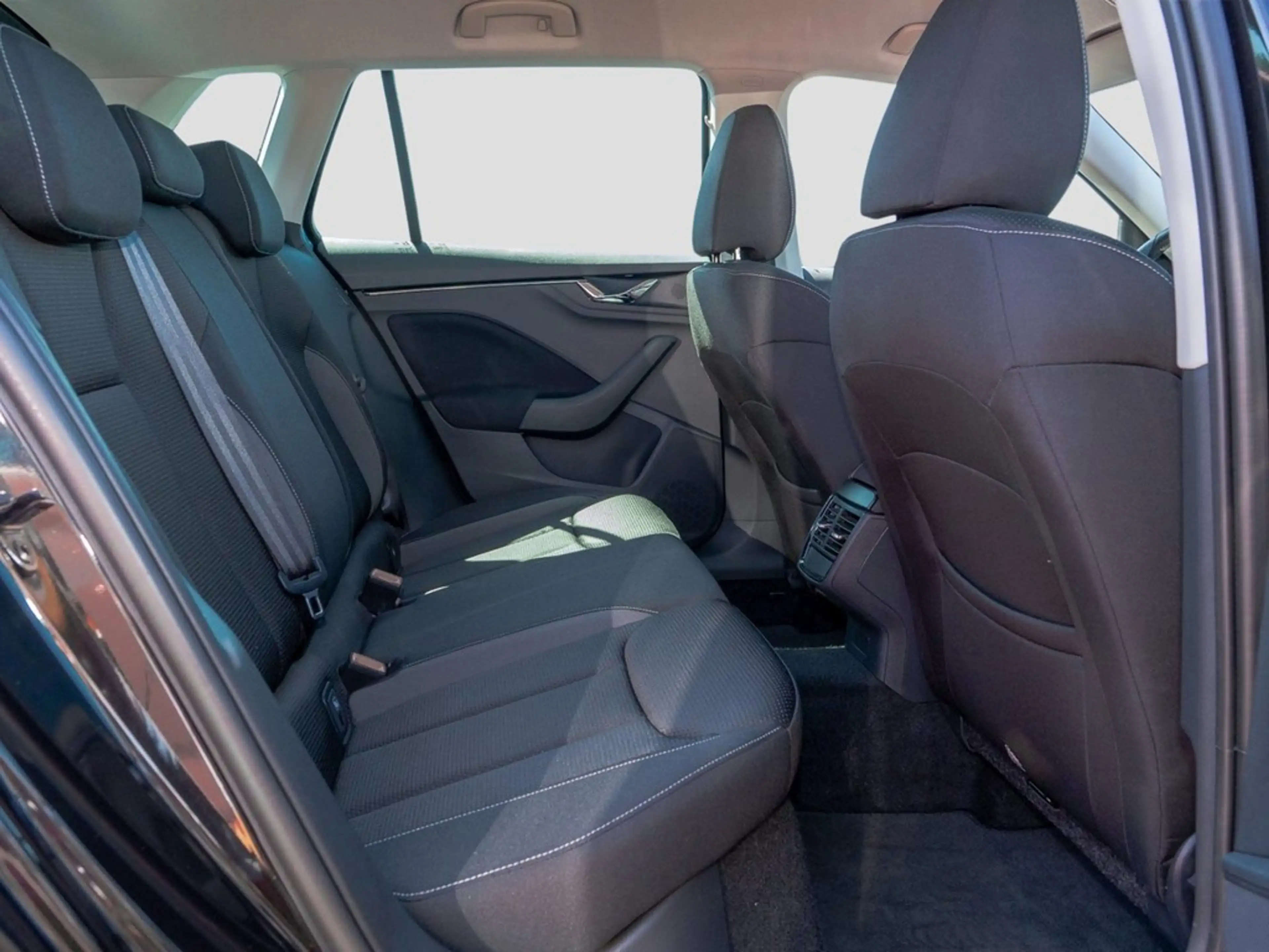 Skoda Kamiq 1.5 TSI Tour LED, SmartLink — photo 12