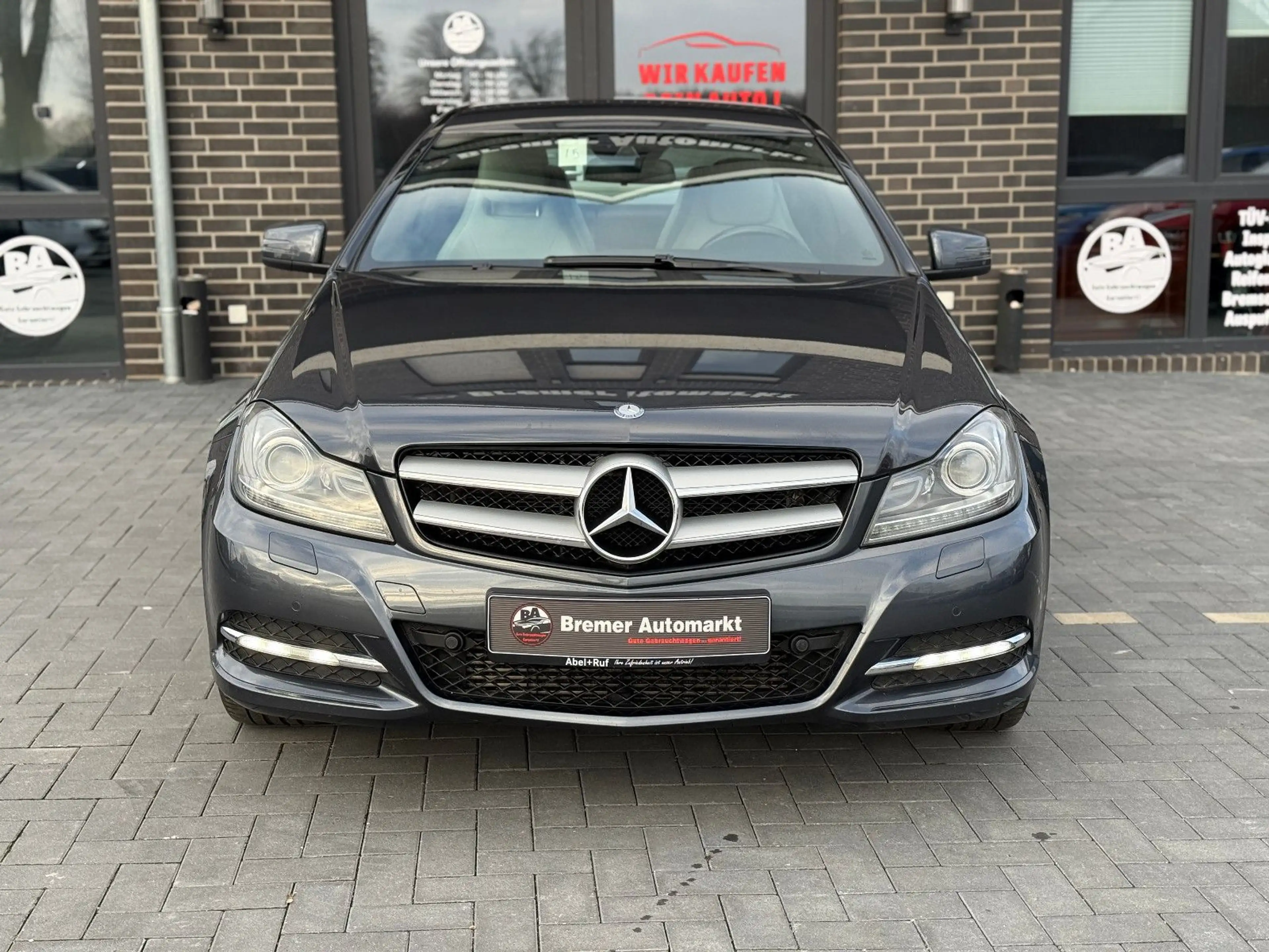 Mercedes-Benz C 250 Coupe CGI *Bi-Xenon*Leder*1H*PDC*SHZ*NAVI* — photo 2