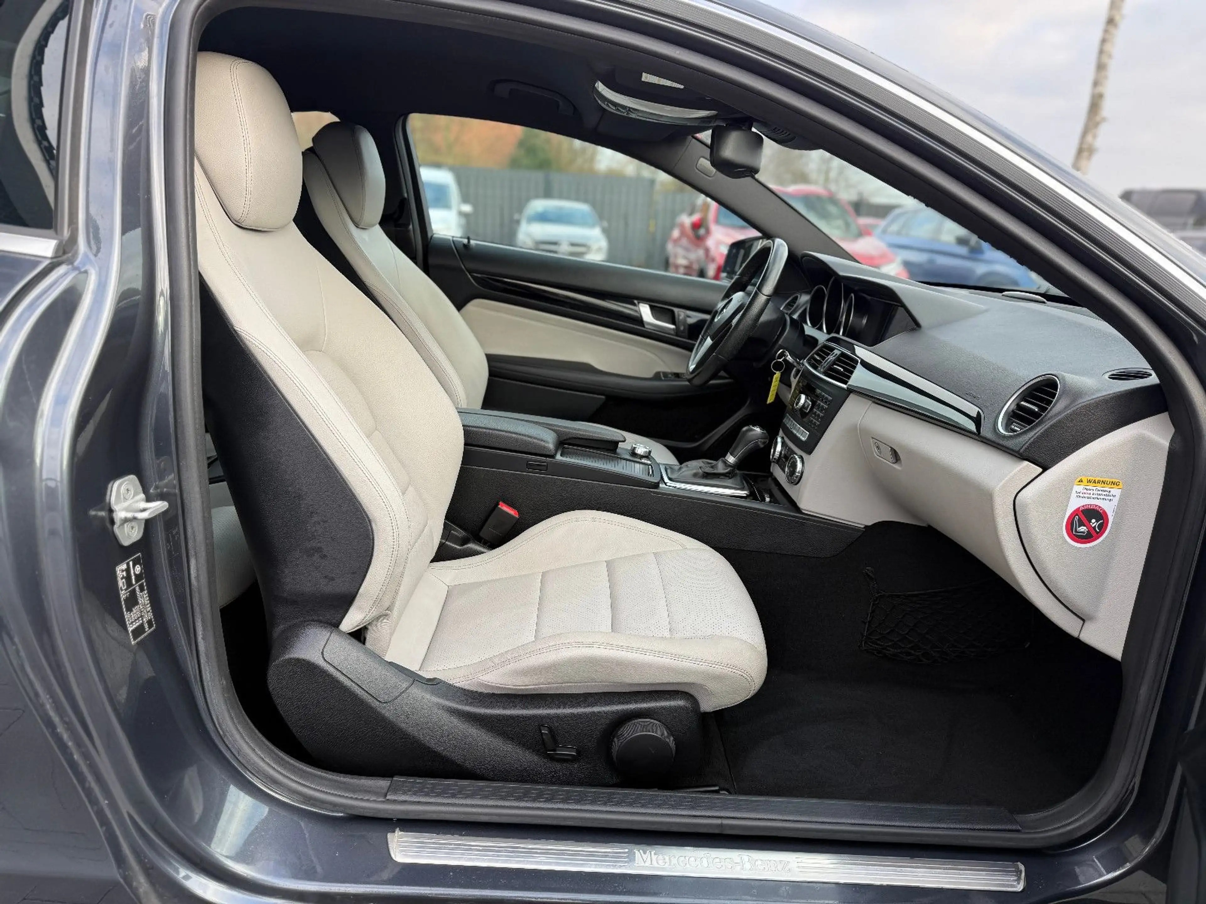 Mercedes-Benz C 250 Coupe CGI *Bi-Xenon*Leder*1H*PDC*SHZ*NAVI* — photo 11