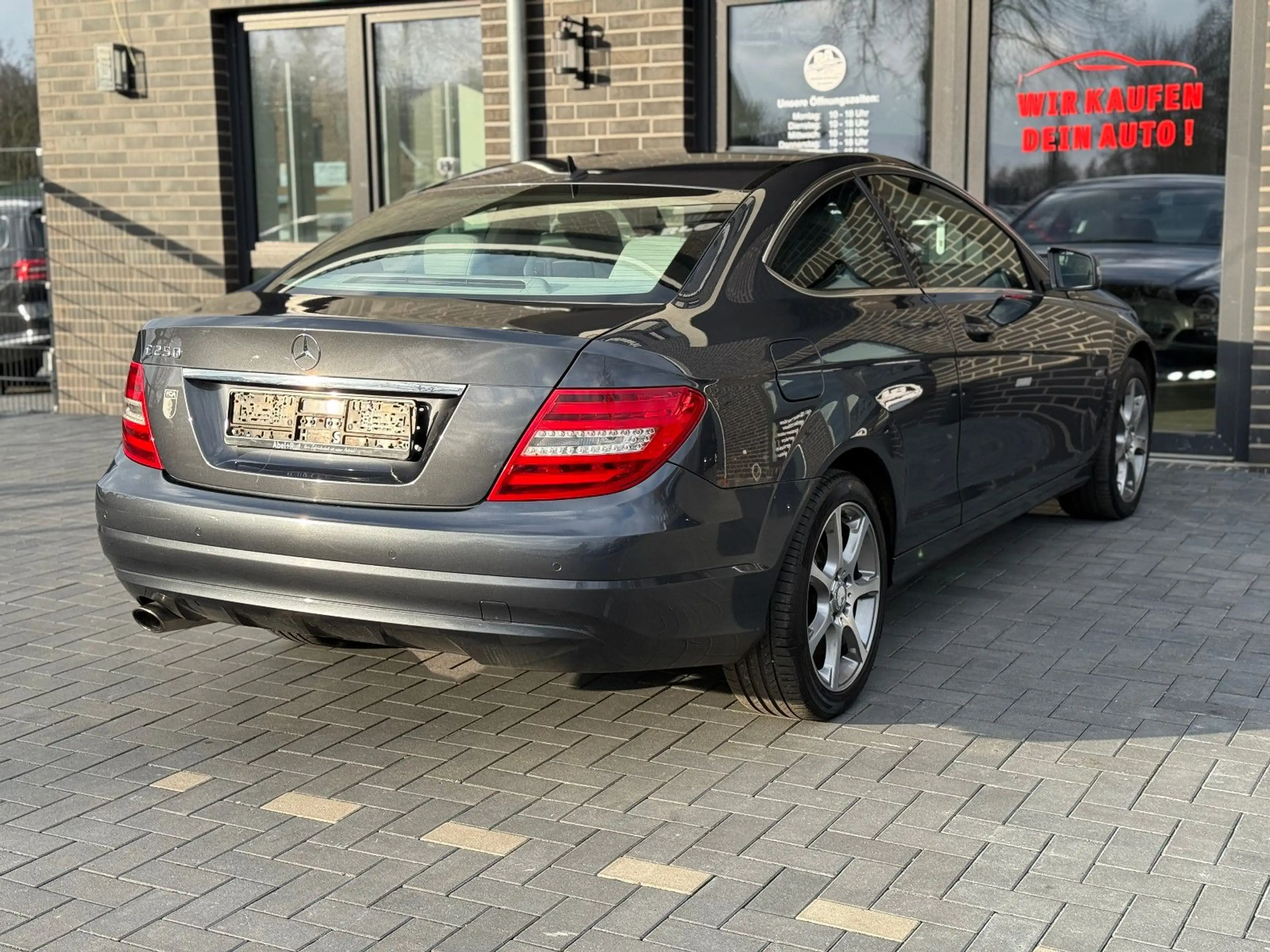 Mercedes-Benz C 250 Coupe CGI *Bi-Xenon*Leder*1H*PDC*SHZ*NAVI* — photo 8