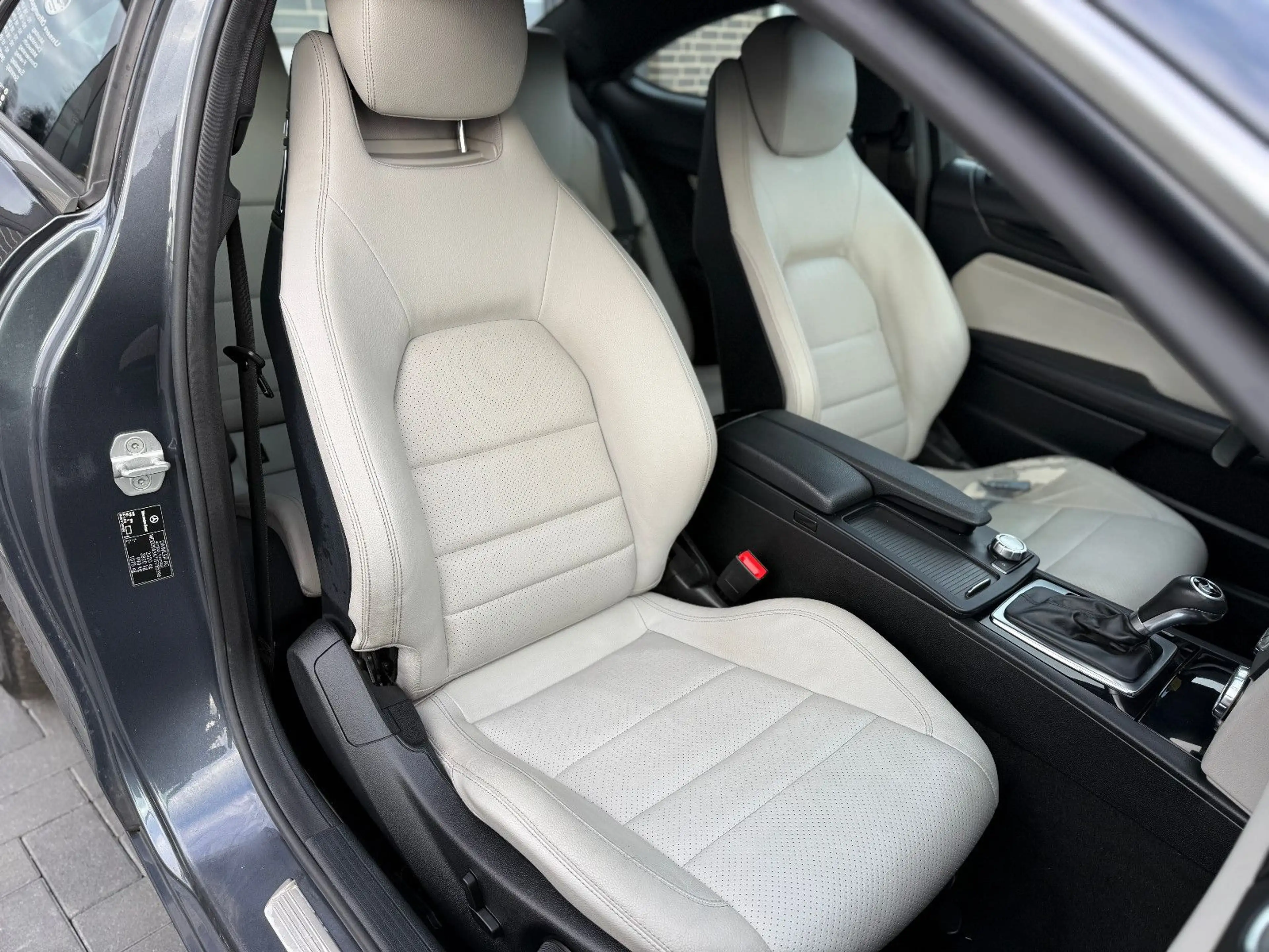 Mercedes-Benz C 250 Coupe CGI *Bi-Xenon*Leder*1H*PDC*SHZ*NAVI* — photo 10