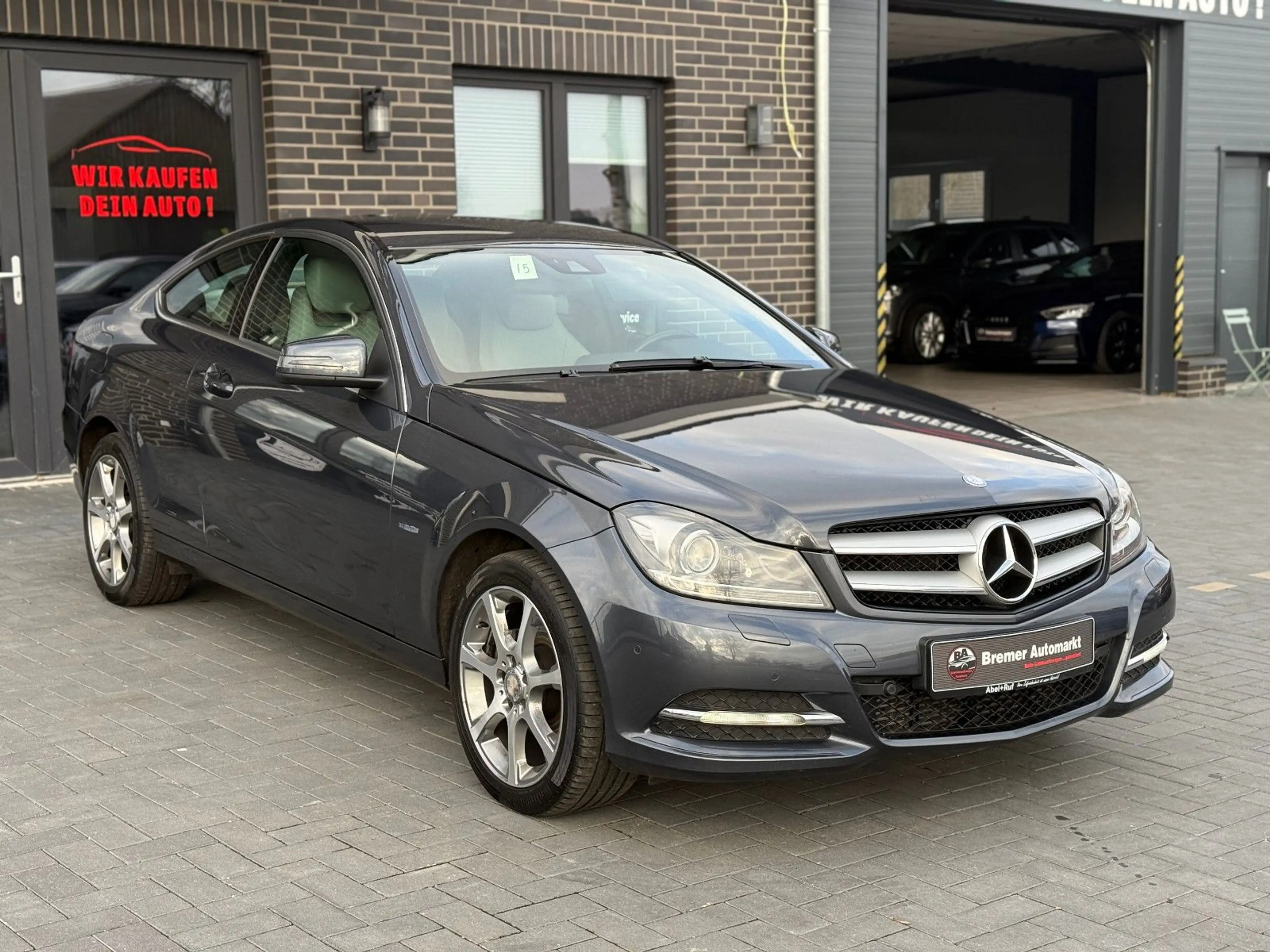Mercedes-Benz C 250 Coupe CGI *Bi-Xenon*Leder*1H*PDC*SHZ*NAVI* — photo 3