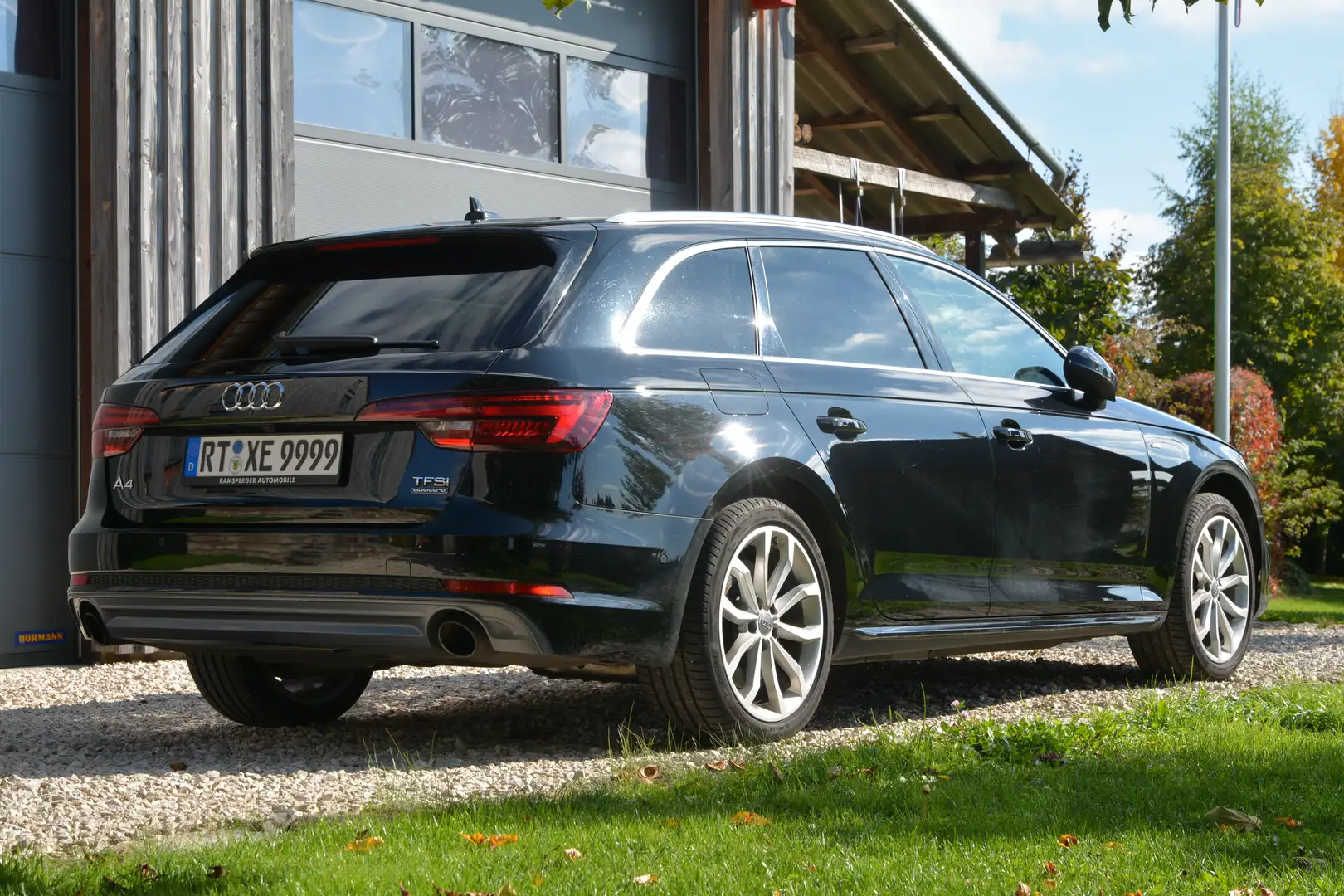 Audi A4 A4 Avant Avant 2.0 TFSI quattro S tronic Schwarz - 1