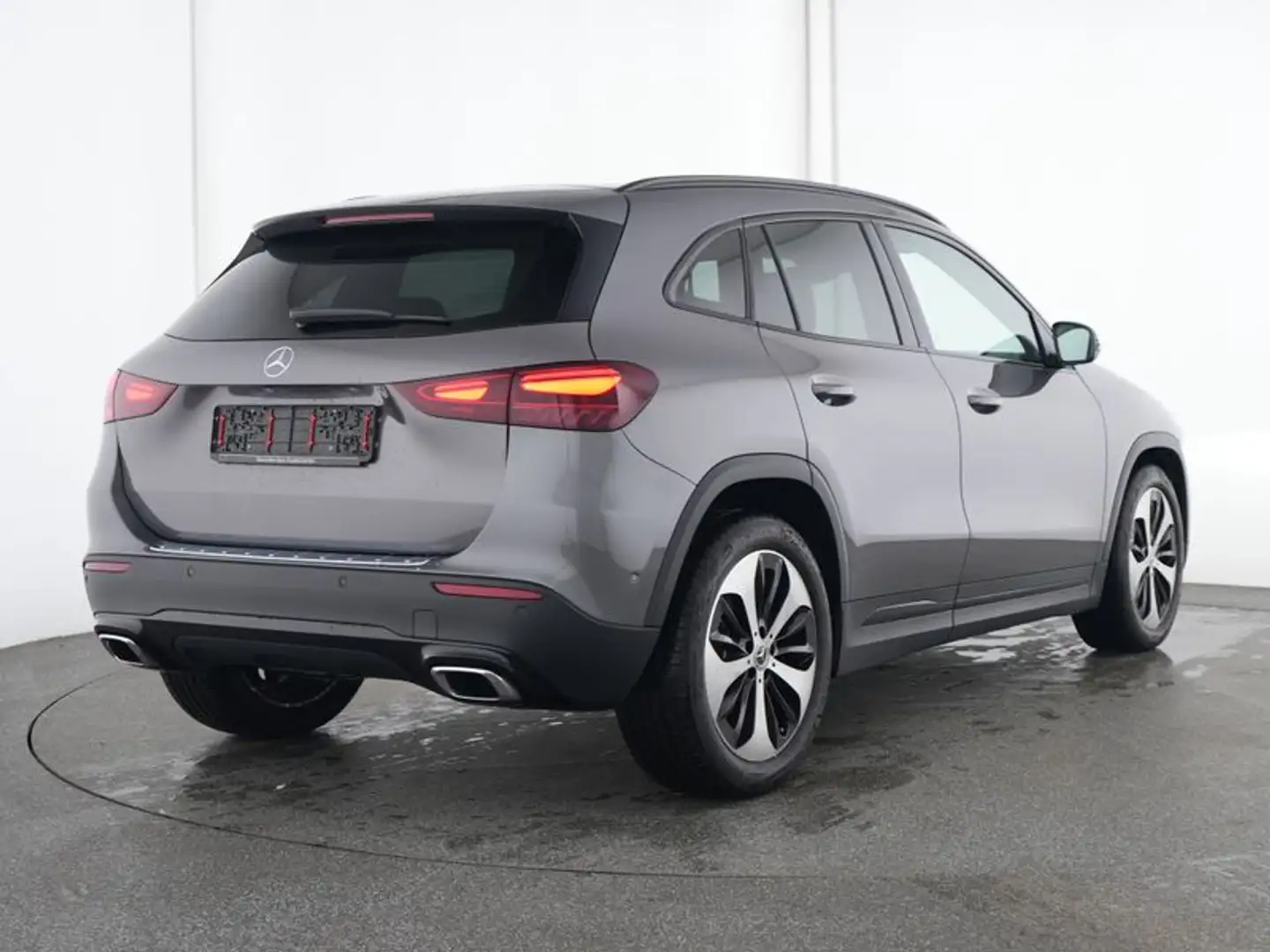 Mercedes-Benz GLA 200 *Progressive Line Advanced*Memory*Night* Grau - 2