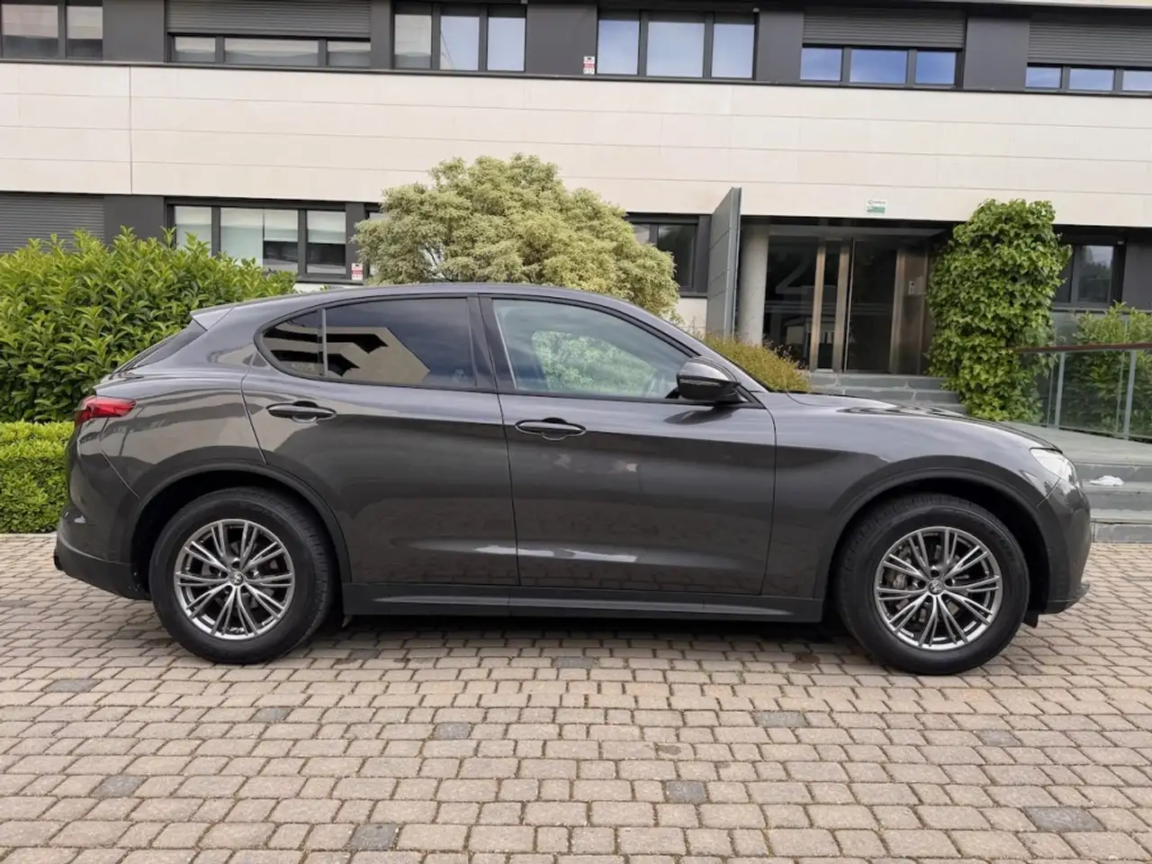 Alfa Romeo Stelvio 2022 — фото 6