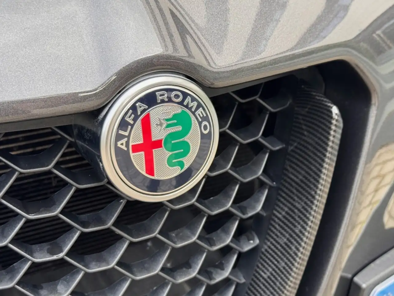 Alfa Romeo Stelvio 2022 — фото 10