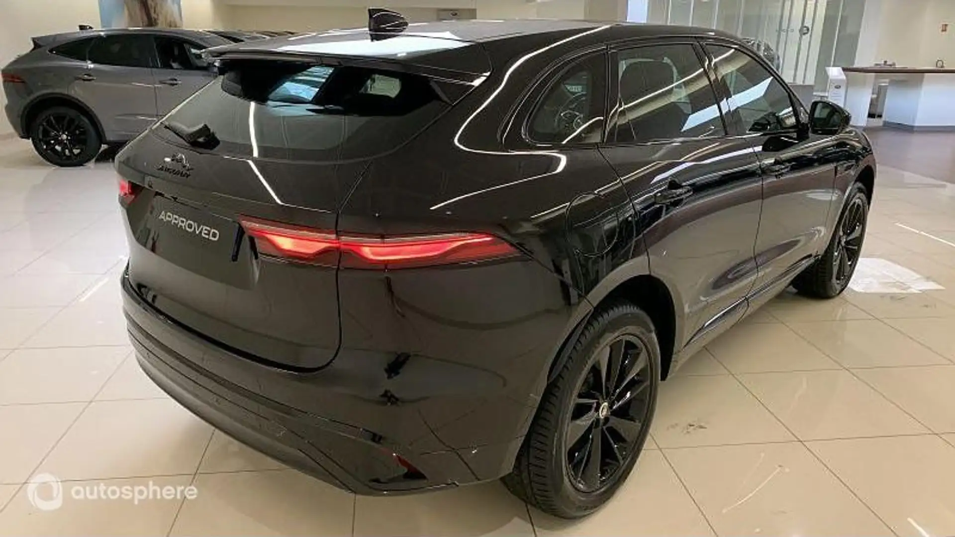 Jaguar F-Pace P400e Plug-in-Hybrid R-Dynamic SE BVA8 AWD - 2