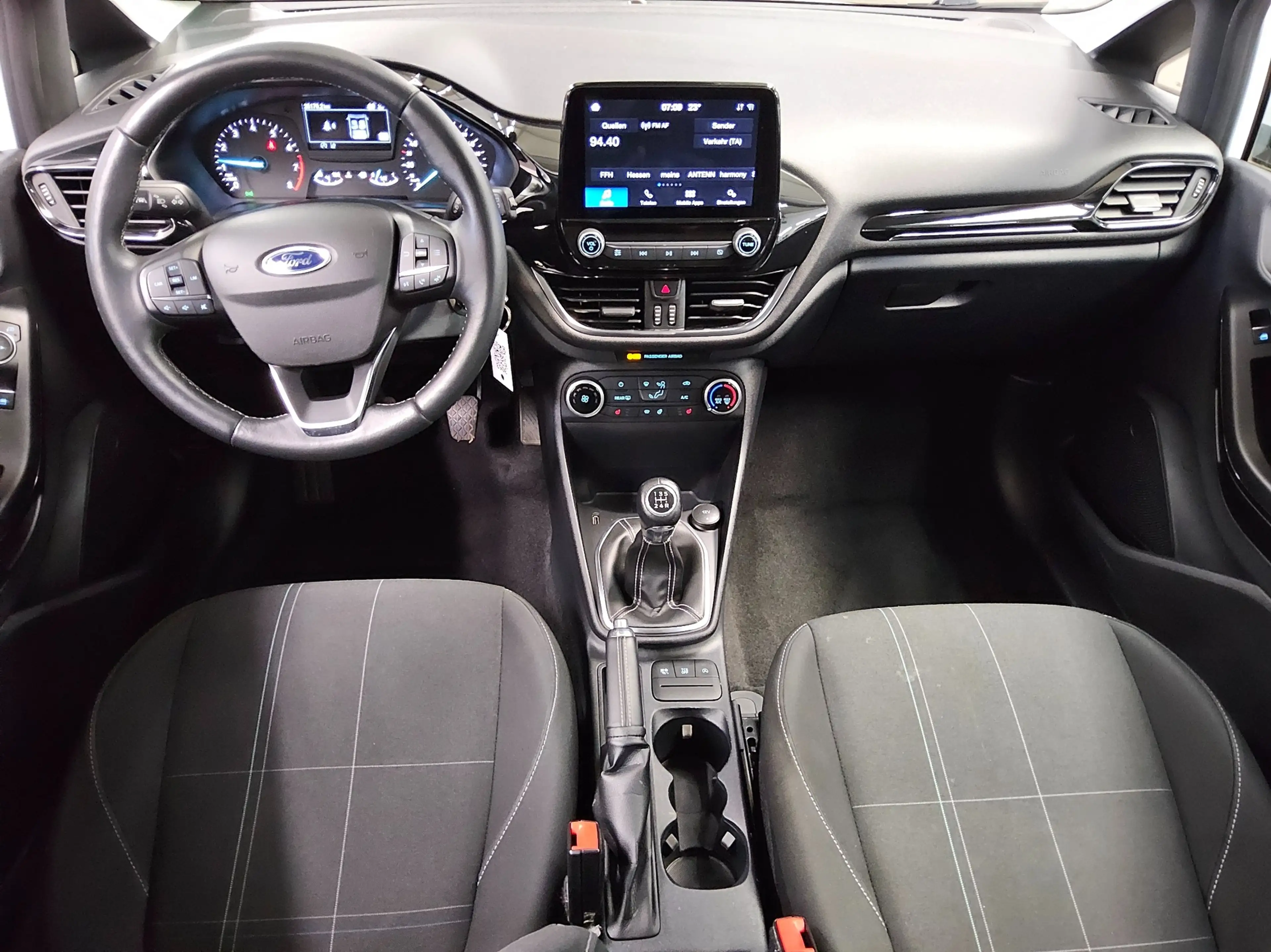 Ford Fiesta — photo 5