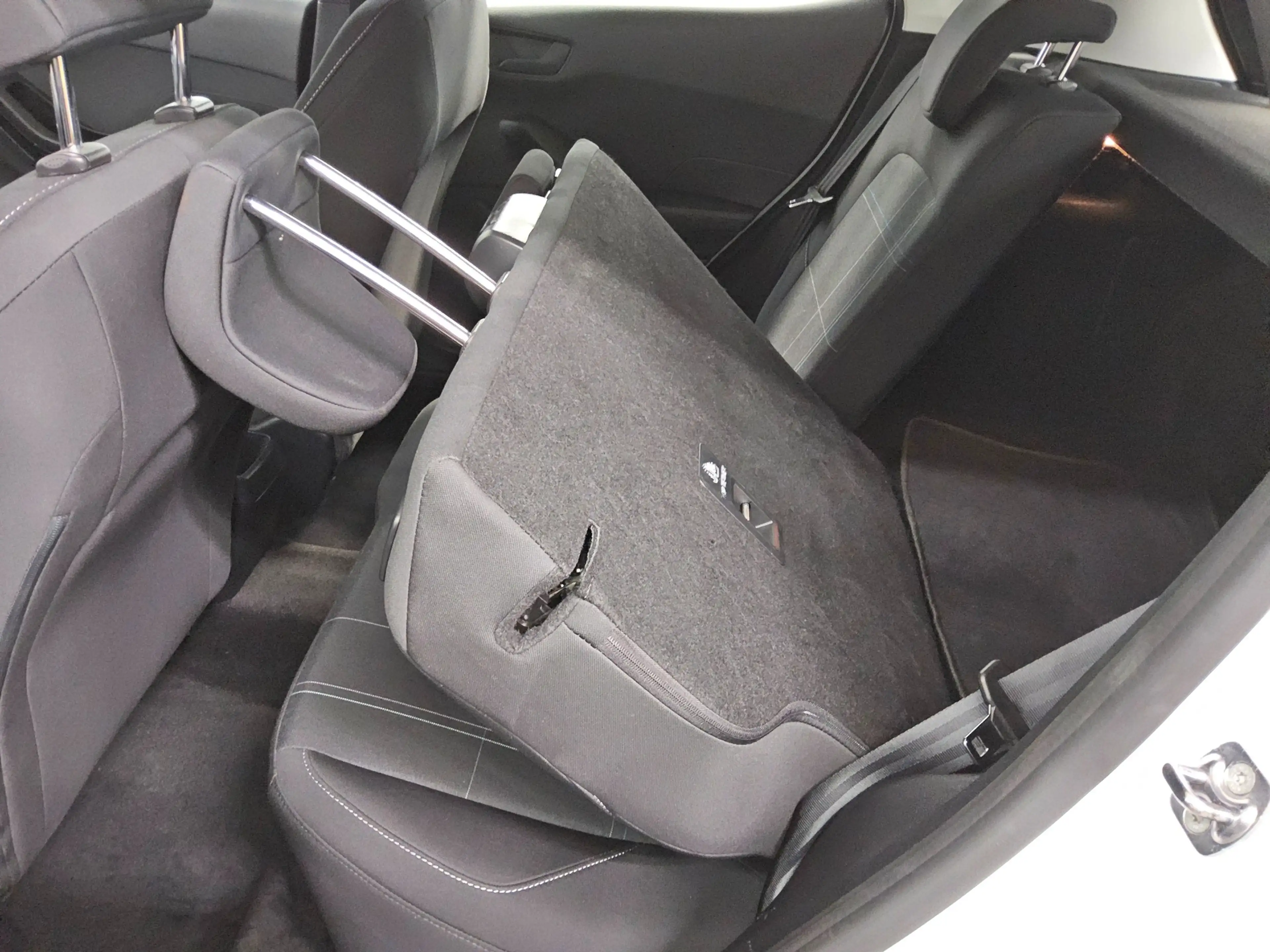 Ford Fiesta — photo 12